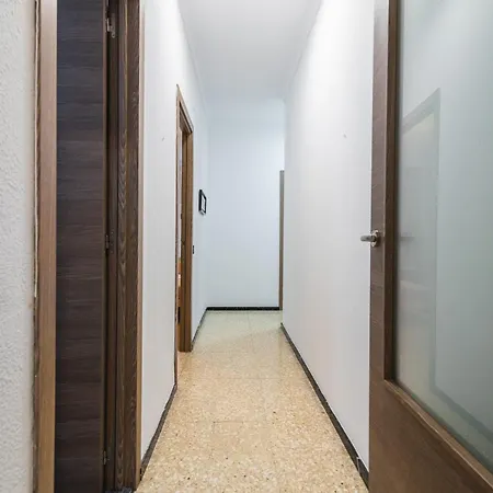 Mesa Y Lopez Deluxe Daire